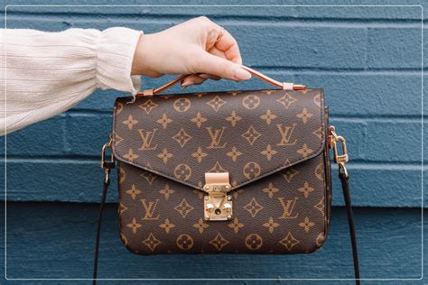 how to spot a fake louis vuitton shoulder bag|how to tell if a louis vuitton bag is real.